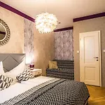 Apartament Unique Apartments 250M From The Charles Bridge