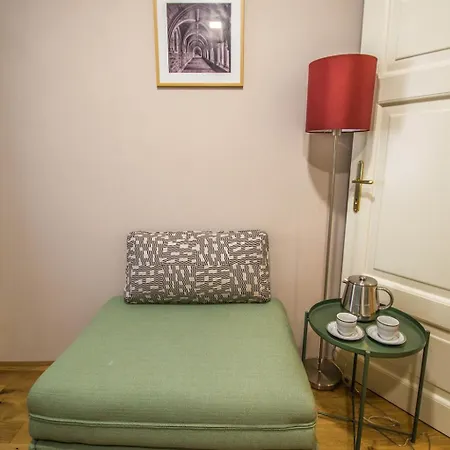 Unique 250m From The Charles Bridge Apartman