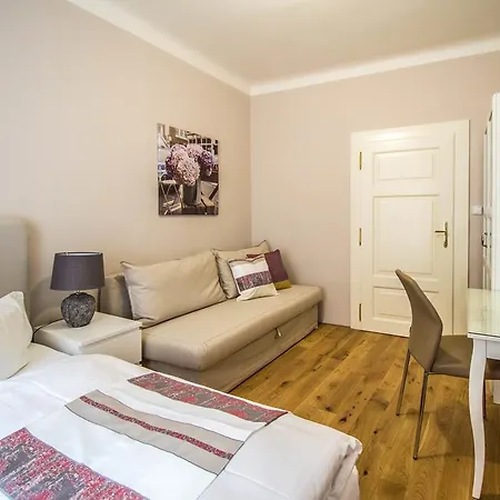 Apartment Unique 250m From The Charles Bridge Prague