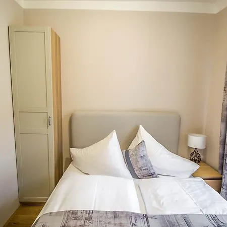 Apartment Unique 250m From The Charles Bridge