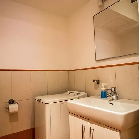 Apartment Unique 250m From The Charles Bridge